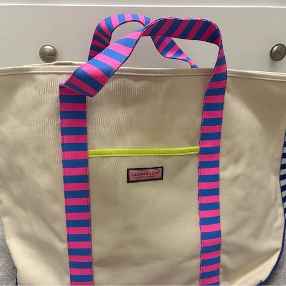 Vineyard Vines X Large Tote with Pink and Blue Accents - NWOT - Picture 4 of 12